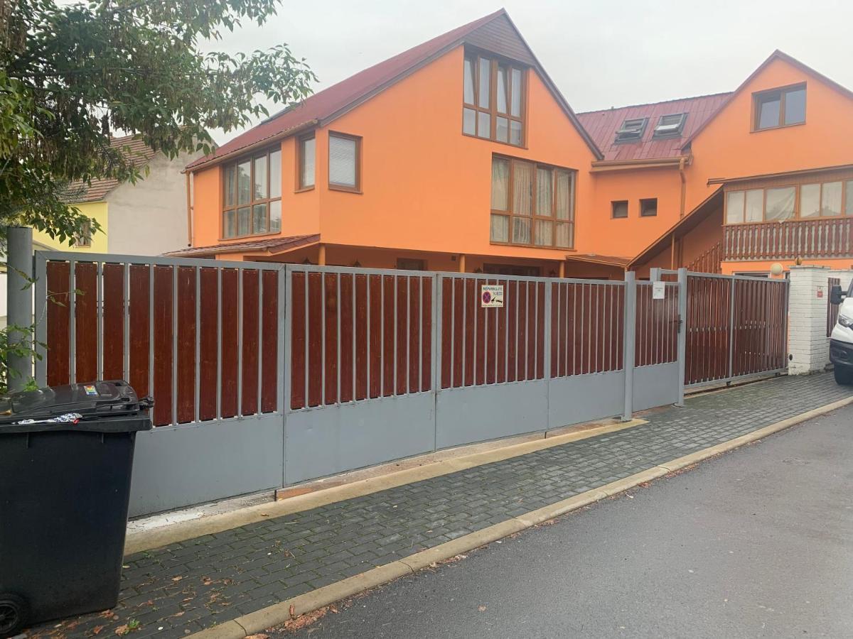 3 Apartments In 1 Location Praga Exterior foto